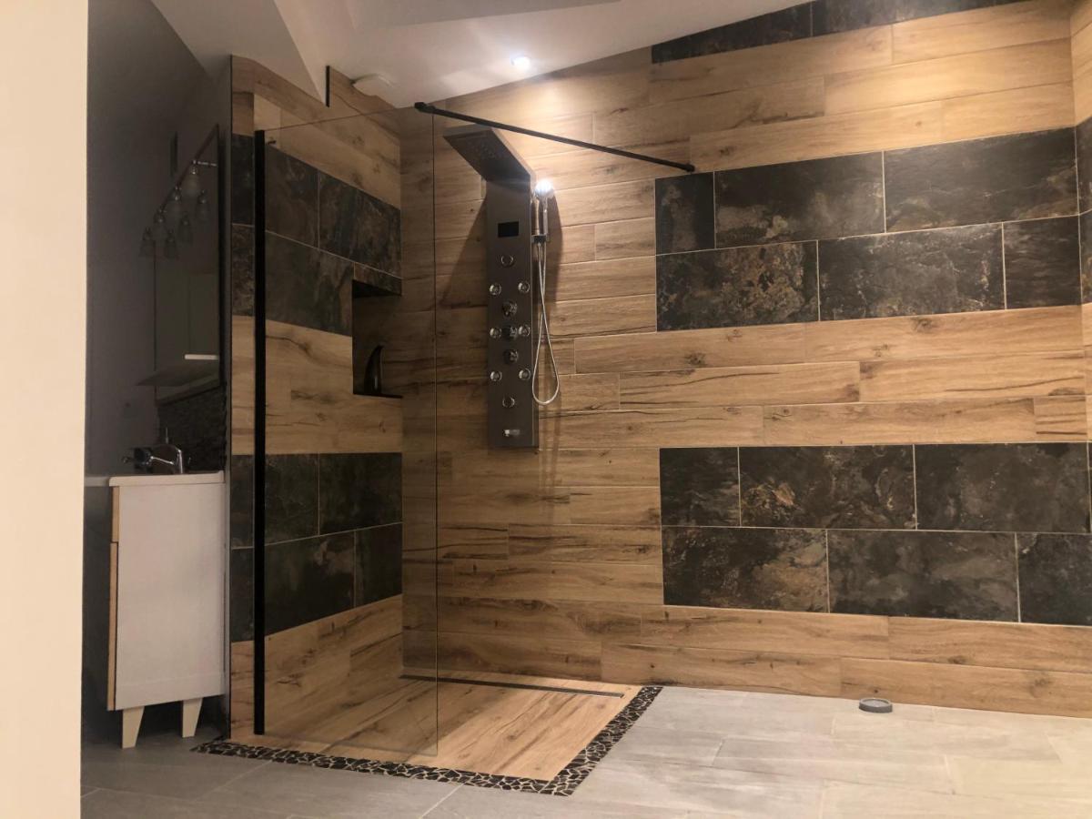 Au Coeur Du Senechal Apartment Marquise Luaran gambar