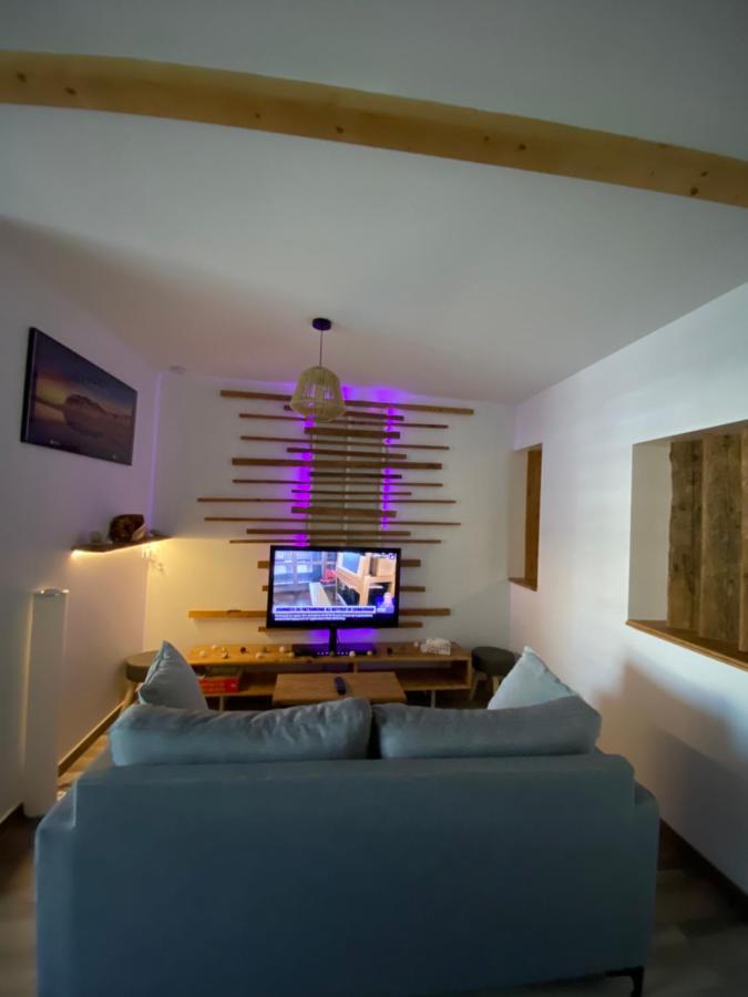Au Coeur Du Senechal Apartment Marquise Luaran gambar
